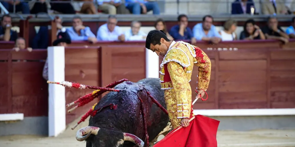 Rafael de Julia, la más brava izquierda de la corrida concurso en Las Ventas