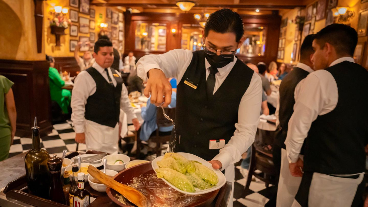 Reporterinnen testen: Gastronomie-Knigge: Was darf man sich beim Restaurantbesuch erlauben?