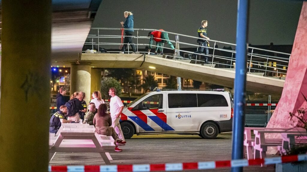 Rotterdam: Un homme armé d'un couteau tue une personne et en blesse une autre