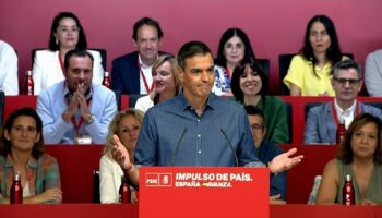 Sánchez evita explicar el 'cupo catalán' ante los críticos del PSOE y se escuda tras los ataques a las comunidades del PP