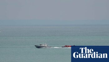 Several dead in attempt to cross Channel, say French authorities