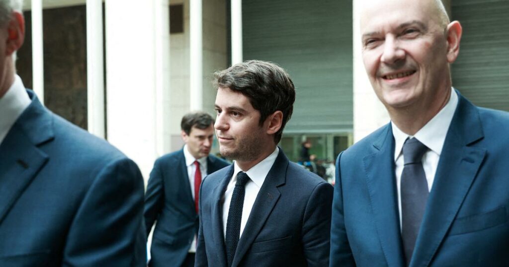 Soutien clair ou sous conditions&nbsp;? Les macronistes peinent à trouver le bon ton face à Michel Barnier