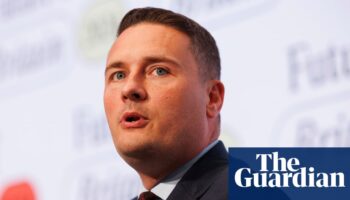 Streeting considers reviving dedicated cancer strategy after Tories axed it