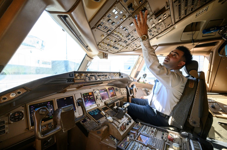 Sur les vols commerciaux: Un seul pilote dans le cockpit de l'avion ? Le LCGB est inquiet