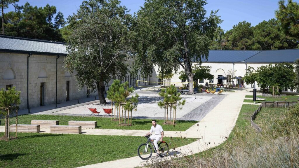 Sur l’île d’Oléron, Xavier Niel a aménagé une « colonie de vacances » pour les étudiants et salariés de l’École 42