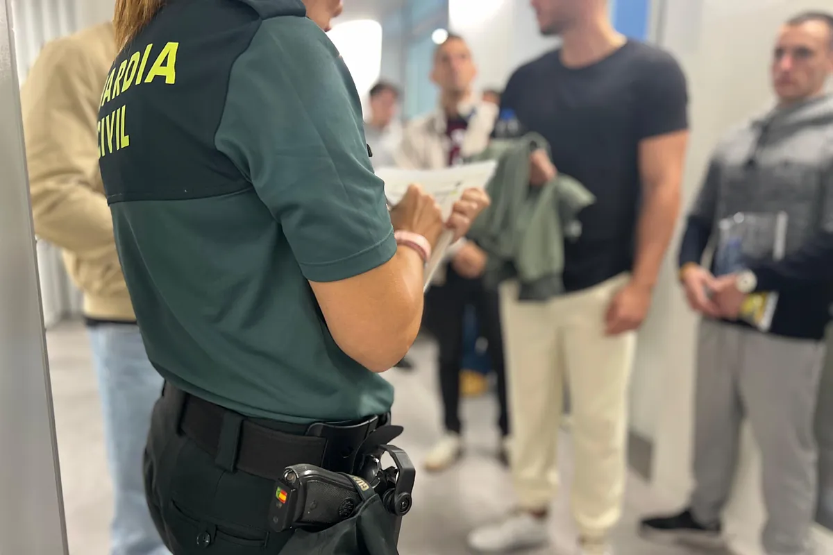 Suspendidas las pruebas de oposición a la Guardia Civil de mañana por un error en las cajas que contenían los exámenes