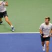 Tim Pütz (l) und Kevin Krawietz verpassen ihren ersten gemeinsamen Grand-Slam-Titel. Foto: Pamela Smith/AP/dpa