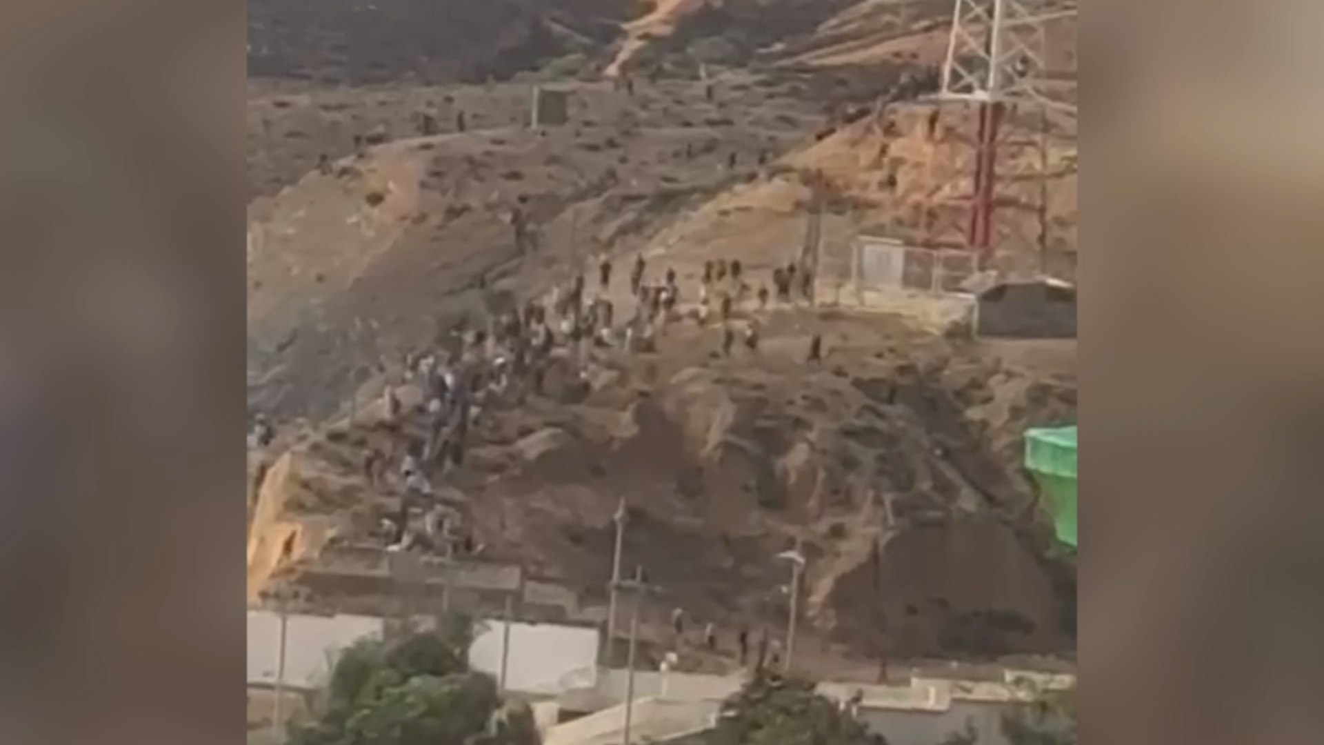 Tensión máxima en la frontera de Ceuta tras un intento de cruce masivo desde Marruecos