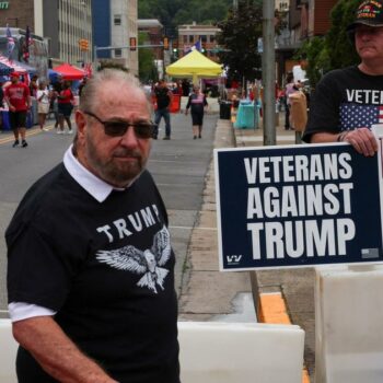 Trump déclenche une nouvelle polémique en tentant de s'approprier le soutien des anciens combattants