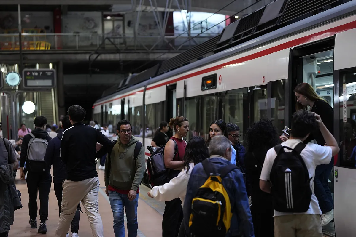 Una avería en Cercanías de Renfe deja sin servicio los trenes entre Atocha y Chamartín durante cuatro horas