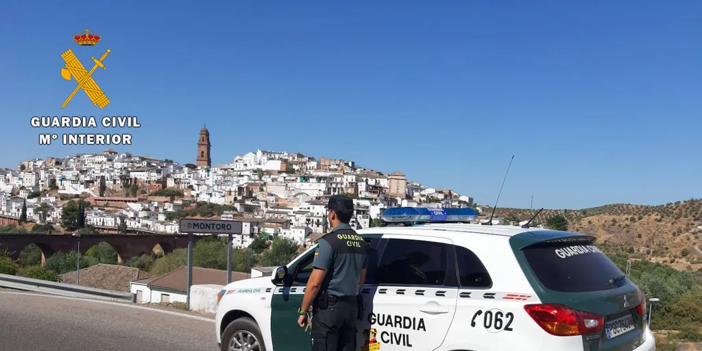 Una videoconsola permite detener a tres personas que desvalijaron una casa de campo en Montoro