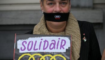 Usine Audi menacée de fermeture: Des milliers de manifestants à Bruxelles contre les fermetures d'usines