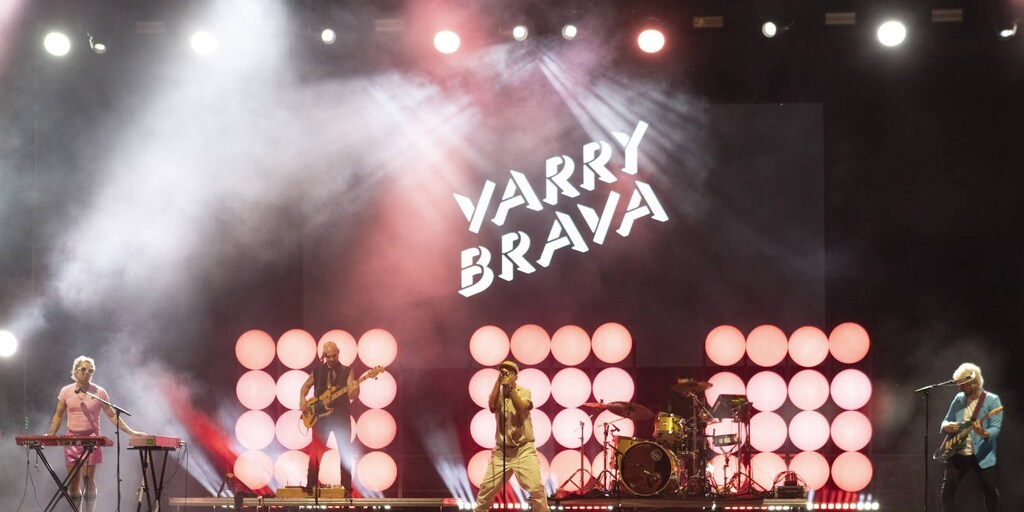 Varry Brava cierra su último festival del verano con la fiesta más hortera