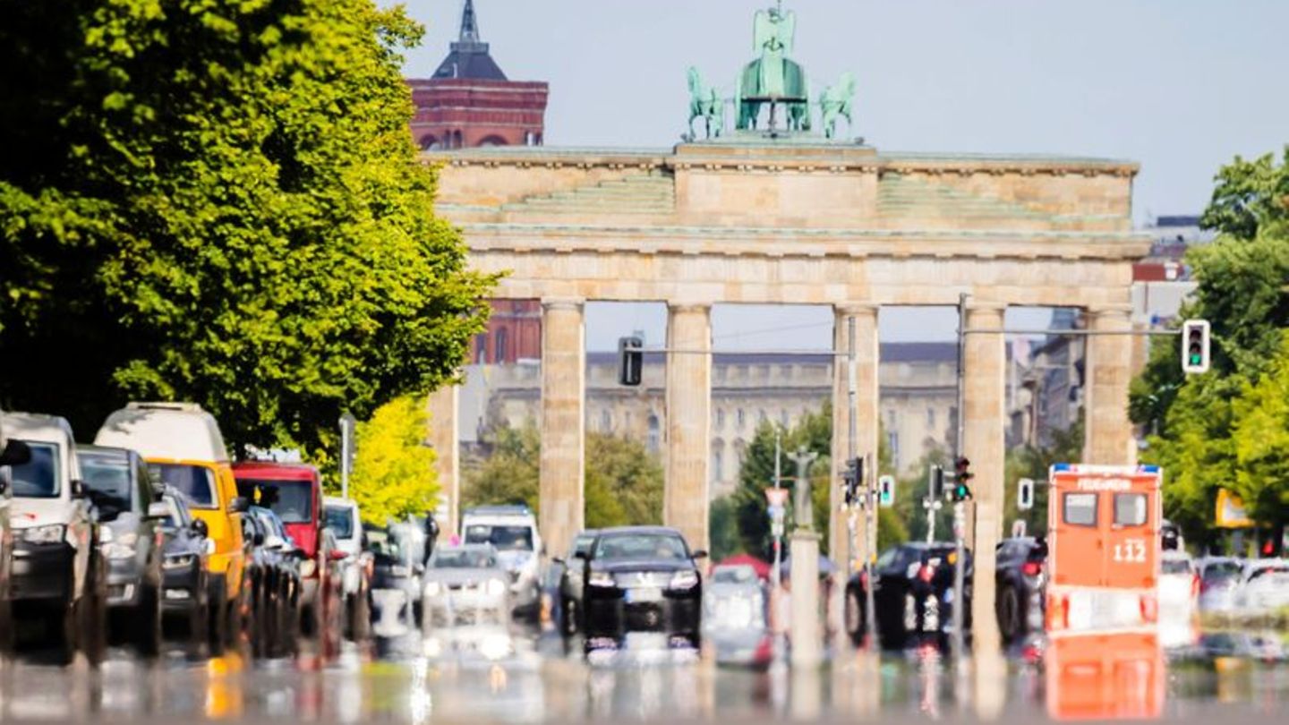 Hitze in Berlin und Brandenburg: Bis zu 35 Grad werden erwartet, auch am Donnerstag kühlt es nicht ab. (Archivbild) Foto: Christ