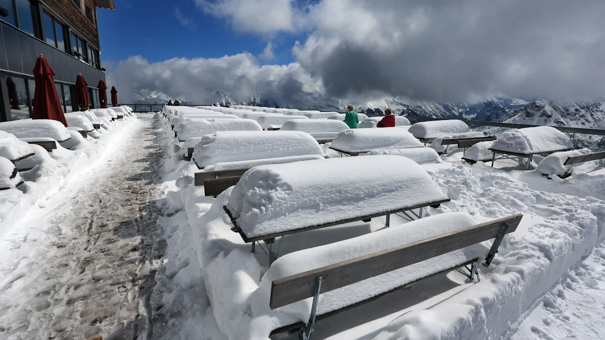 Wintereinbruch auf den Bergen: Geschlossene Schneedecke in den bayerischen Alpen