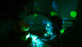 LED dans les jouets : l’Autorité nationale de santé appelle à réviser la norme européenne pour protéger les yeux des enfants