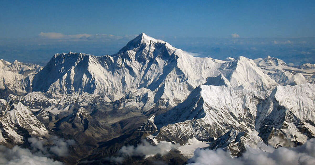 L’Everest continue de grandir grâce à une rivière