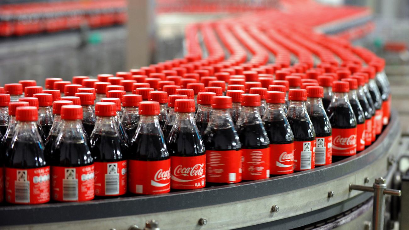 Getränkehersteller: Coca-Cola schließt fünf Standorte in Deutschland