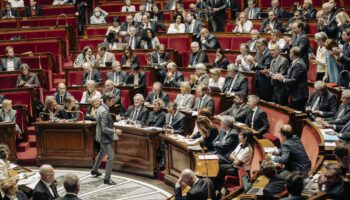 Après le discours de Michel Barnier, les partenaires du «bloc central» en embuscade