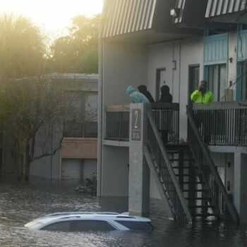 Une tornade de désinformation accompagne les ouragans Milton et Hélène