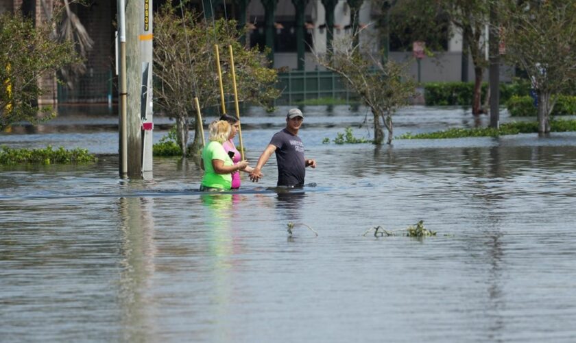 Au moins dix morts en Floride après le passage de l'ouragan Milton