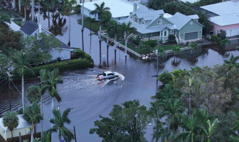 Les premières images du “monstre” Milton en Floride