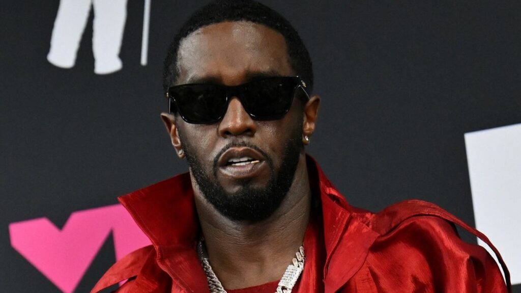 P. Diddy accusé de violences sexuelles : le rappeur sera jugé en mai 2025 et reste en prison