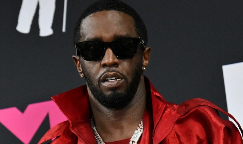 P. Diddy accusé de violences sexuelles : le rappeur sera jugé en mai 2025 et reste en prison