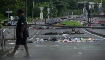 Aéroport et écoles fermés, couvre-feu, négociations… Que se passe-t-il en Martinique ?