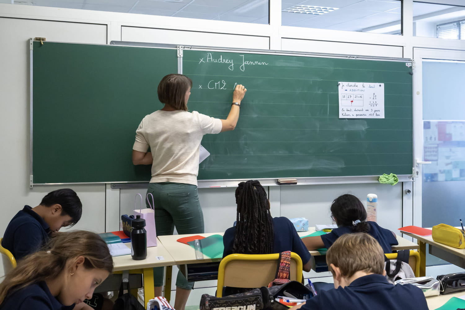 Des professeurs plus nombreux malgré la suppression de 4 000 postes : l'explication du ministre du Budget