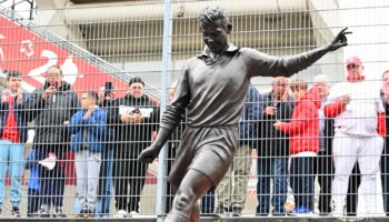 Pourquoi la France compte-t-elle si peu de statues de footballeurs ?