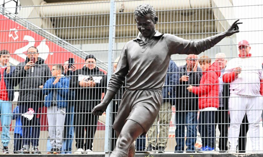 Pourquoi la France compte-t-elle si peu de statues de footballeurs ?