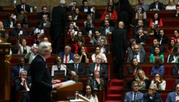 Budget 2025 : la gauche change de stratégie pour l’examen à l’Assemblée, craignant un « piège »