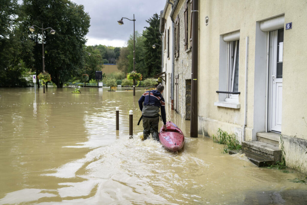 Dépression Kirk : la décrue s’amorce, l’Eure-et-Loir et la Seine-et-Marne toujours en vigilance rouge