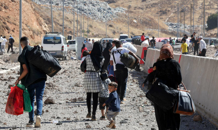 Guerre au Liban : le retour “périlleux” des réfugiés syriens dans la Syrie d’Assad