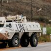 Une patrouille de Casques bleus de l'ONU sur la route al-Khardali dans le sud du Liban, le 17 septembre 2024