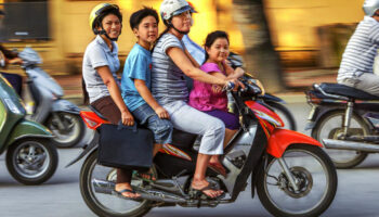 Bienvenue à Hô Chi Minh-Ville, la ville qui croule sous le poids des scooters