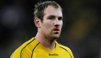 FILE PHOTO: Australia Wallabies' Rocky Elsom bleeds during the first half of their Rugby World Cup Pool C match against the U.S. at Wellington Regional Stadium in Wellington September 23, 2011. REUTERS/Anthony Phelps/File Photo