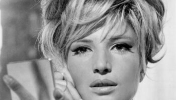 « Nous étions affamés, assoiffés, sans abri » : comment Monica Vitti a failli périr sur le tournage de « l’Avventura »