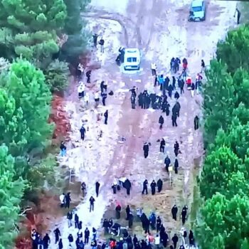 LGV Sud-Ouest : un fourgon de gendarmerie attaqué par des manifestants cagoulés