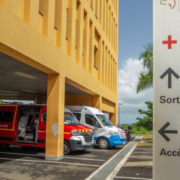 Vie chère en Martinique : "On a peur pour les patients dialysés" notamment, explique un médecin à cause "des blocages routiers"