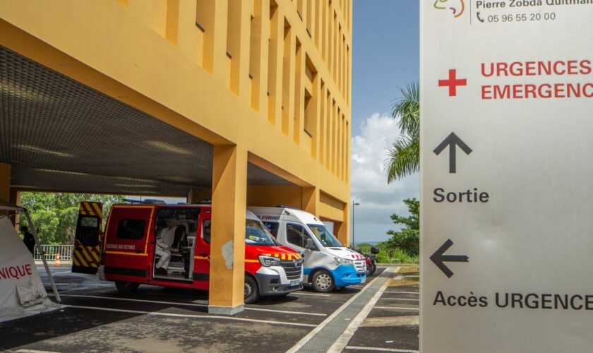 Vie chère en Martinique : "On a peur pour les patients dialysés" notamment, explique un médecin à cause "des blocages routiers"