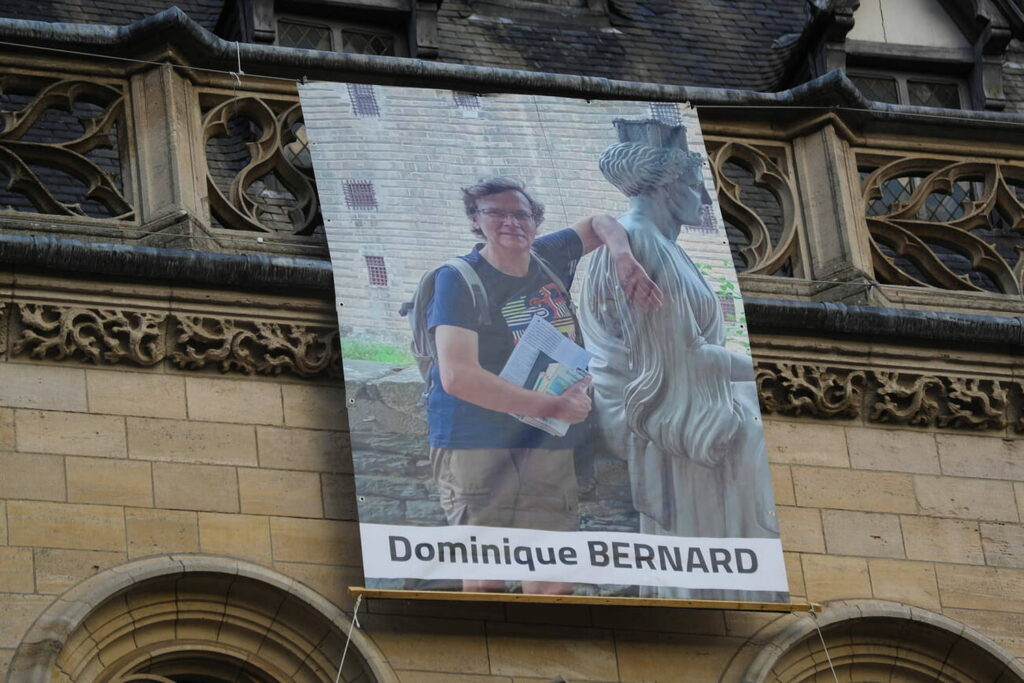 Assassinat de Dominique Bernard : un an plus tard, sa femme s'exprime pour la première fois