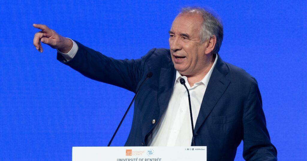 Le président du MoDem Francois Bayrou s'exprime à l'occasion de l'université de rentrée de son parti, le 29 juin 2024 à Guidel, dans le Morbihan