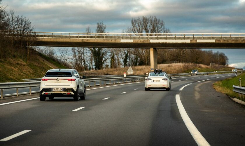 Un accident d'une voiture électrique Tesla fait quatre morts dans les Deux-Sèvres