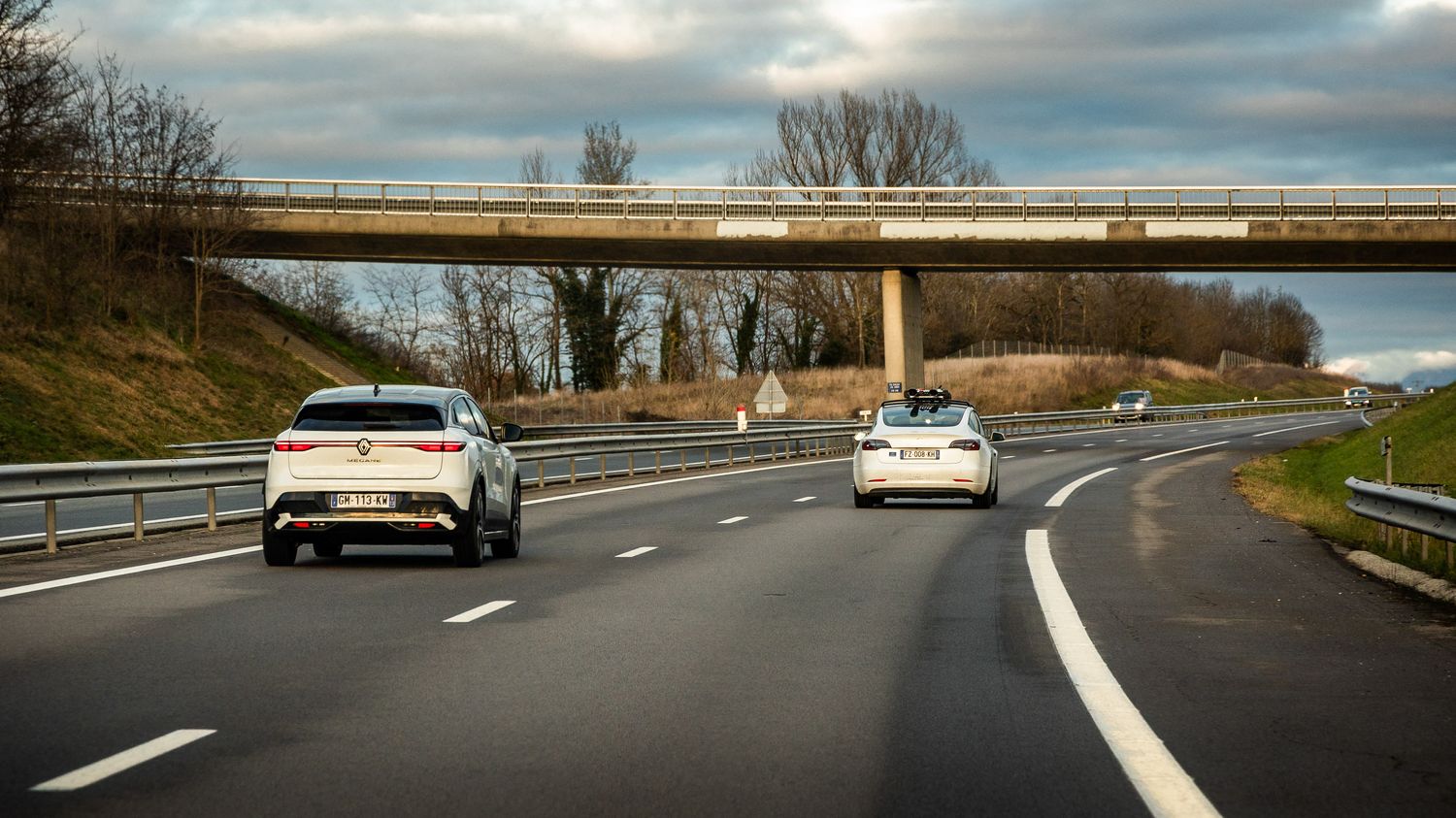 Un accident d'une voiture électrique Tesla fait quatre morts dans les Deux-Sèvres