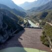 Nach Hochwasser und Erdrutschen – Riesiger Müllteppich treibt Neretva-Tal entlang