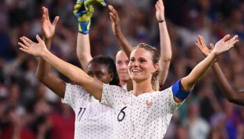 L'ancienne capitaine de l'équipe de France Amandine Henry annonce sa retraite internationale à 35 ans