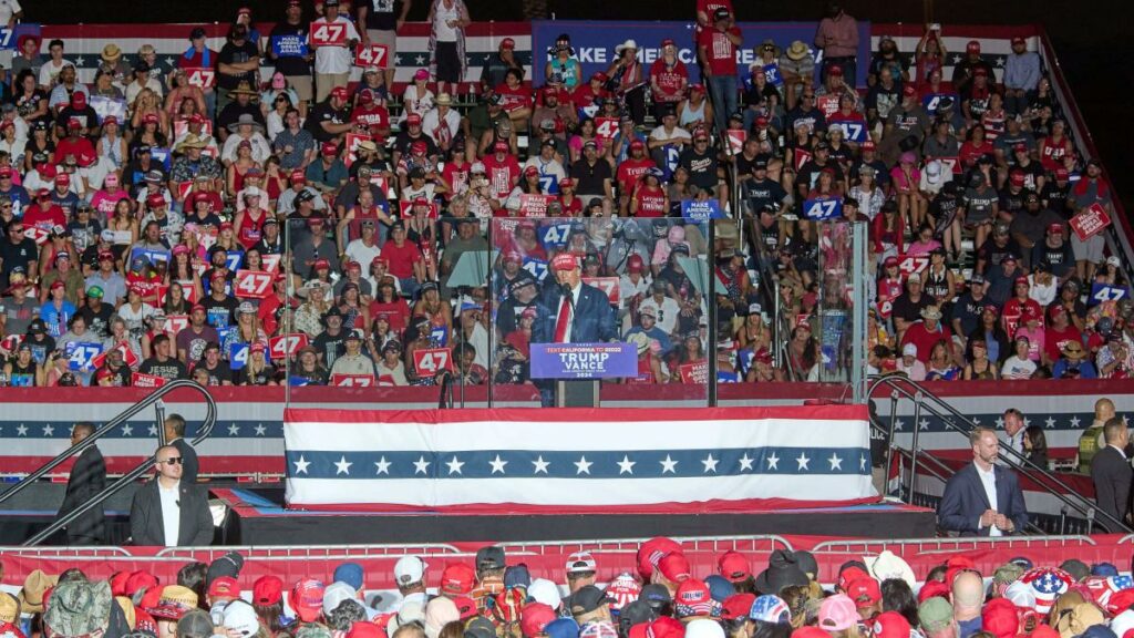 Bewaffneter Mann im Vorfeld von Trumps Wahlkampfauftritt festgenommen