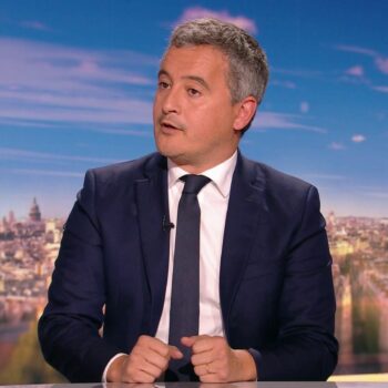 Budget 2025 : Gérald Darmanin affirme sur France 2 "soutenir Michel Barnier" mais estime qu'il faudra "demander aux Français de travailler davantage"